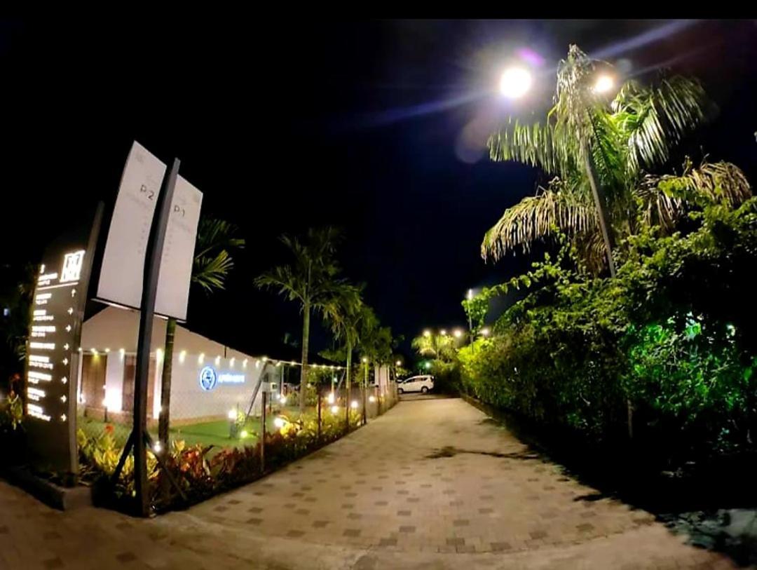 The Democracy Hotel & Resorts Nashik Eksteriør billede