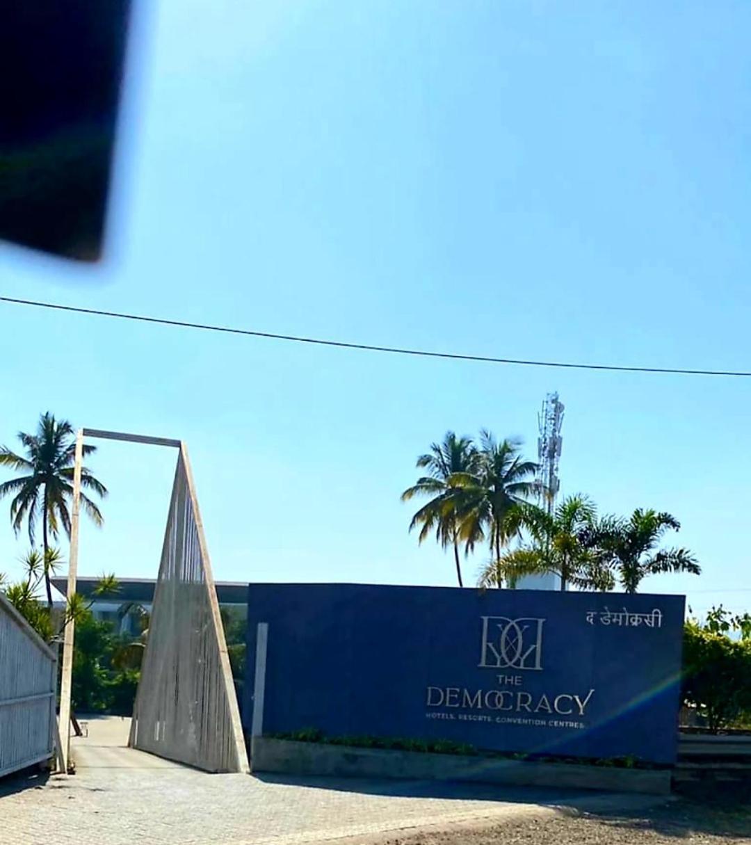 The Democracy Hotel & Resorts Nashik Eksteriør billede