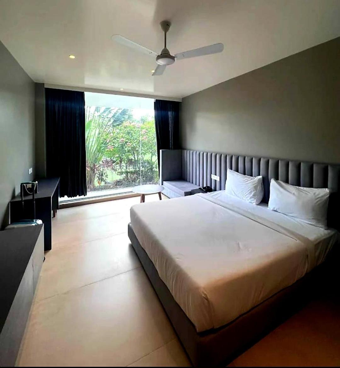 The Democracy Hotel & Resorts Nashik Eksteriør billede