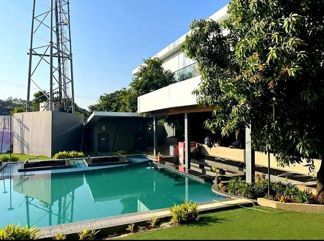 The Democracy Hotel & Resorts Nashik Eksteriør billede